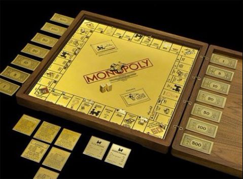 A set of board games for a 100-square-meter school district room in Beijing's Second Ring Road is the most luxurious board game in history